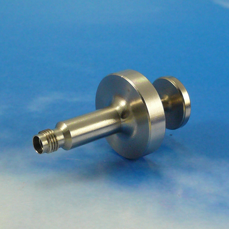 Tool for insulators for SMA jack