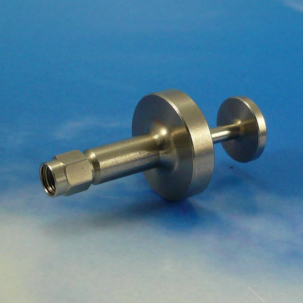 Tool for insulators for SMA plug