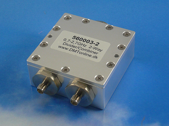 2-Way Power Divider, Combiner 0,7-2,7GHz
40 Watt, IP67 med SMA female  50ohm