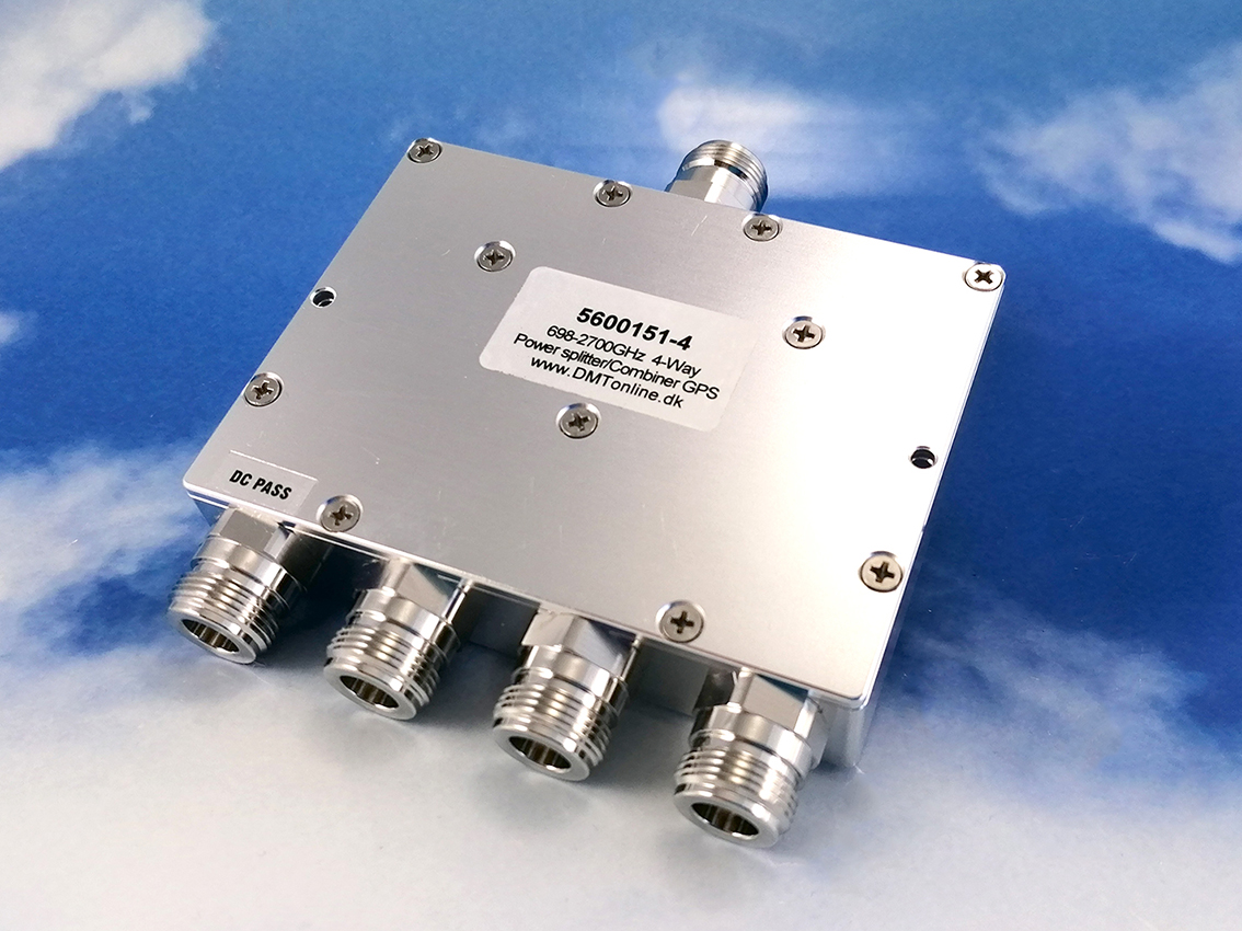 4-Way DC blocking Power splitter,
Combiner GPS 698 - 2700 MHz   50ohm
DC pass one (1) port, DC block three (3)
