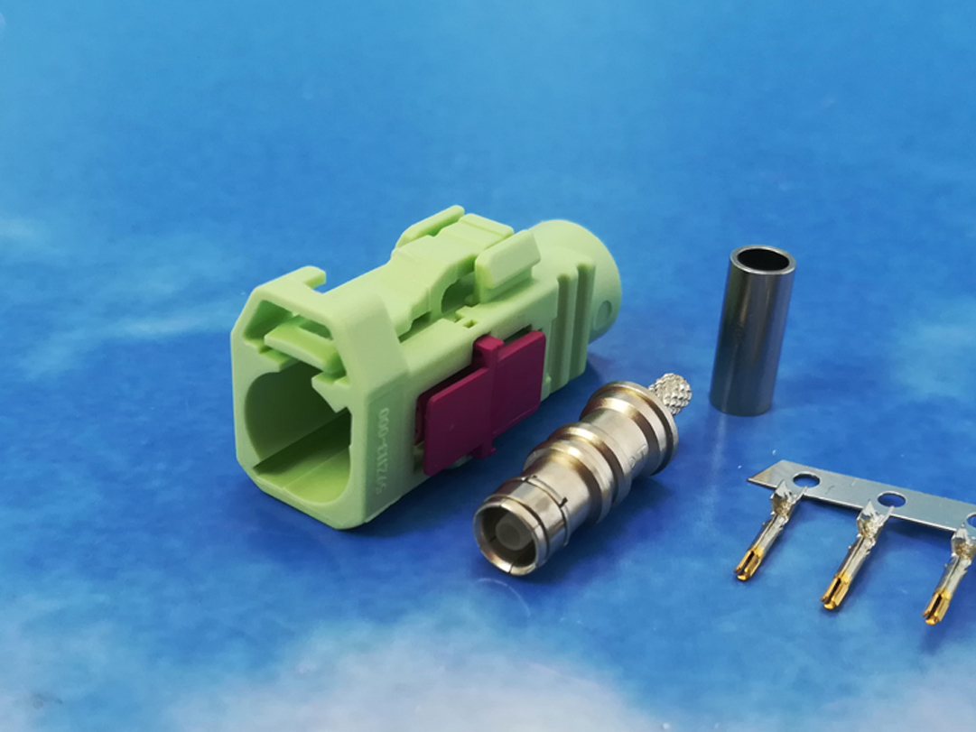 FAKRA female crimp RG 174/316
Farve Green N coding
59K130-102A4   59Z113-000N