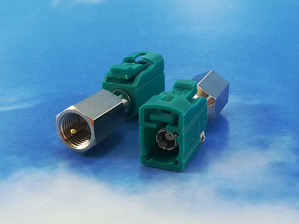 FME male / FAKRA Z  female adaptor
Universal housing,