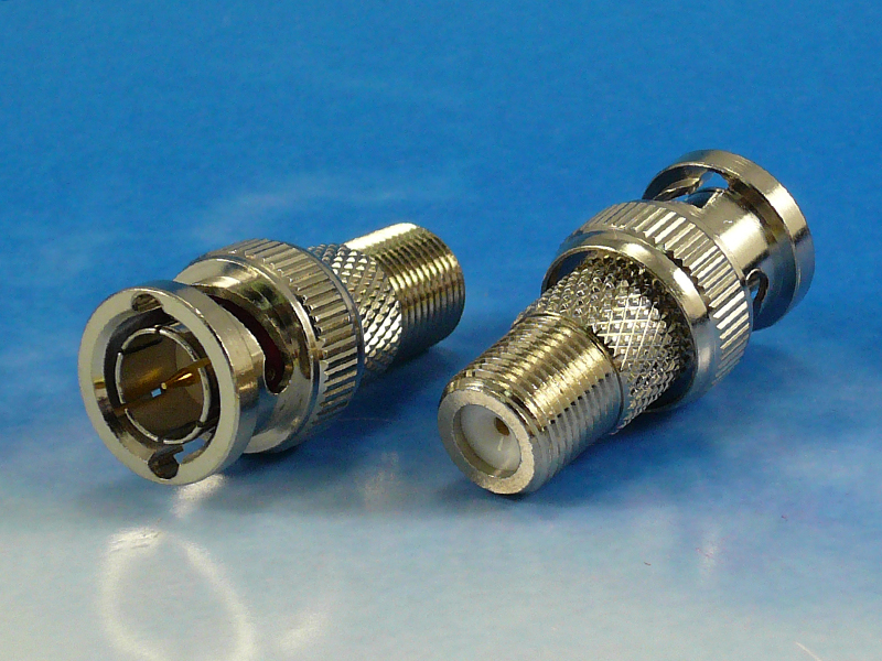 BNC male / F female adaptor