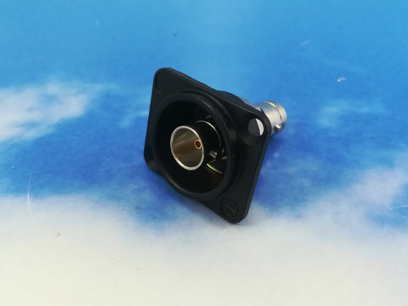 BNC female/female adaptor 75ohm
Bulkheat feed through isolated D house
Neutrik NBB75DFI