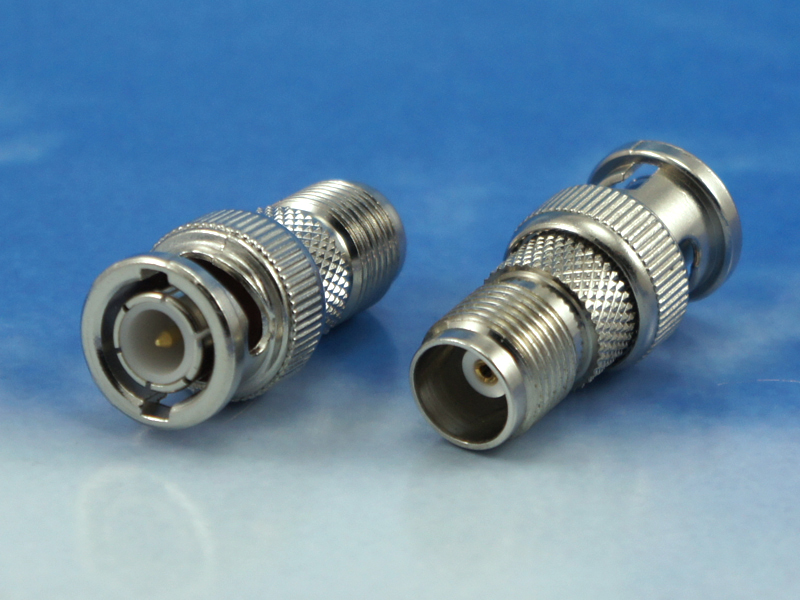 TNC female / BNC male adaptor