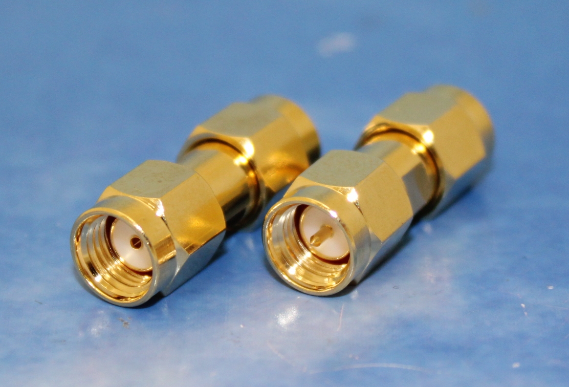 SMA male / RPSMA male adaptor