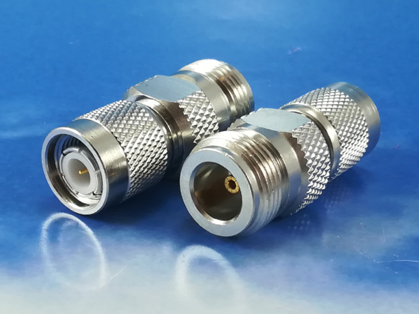 TNC male / N female adaptor