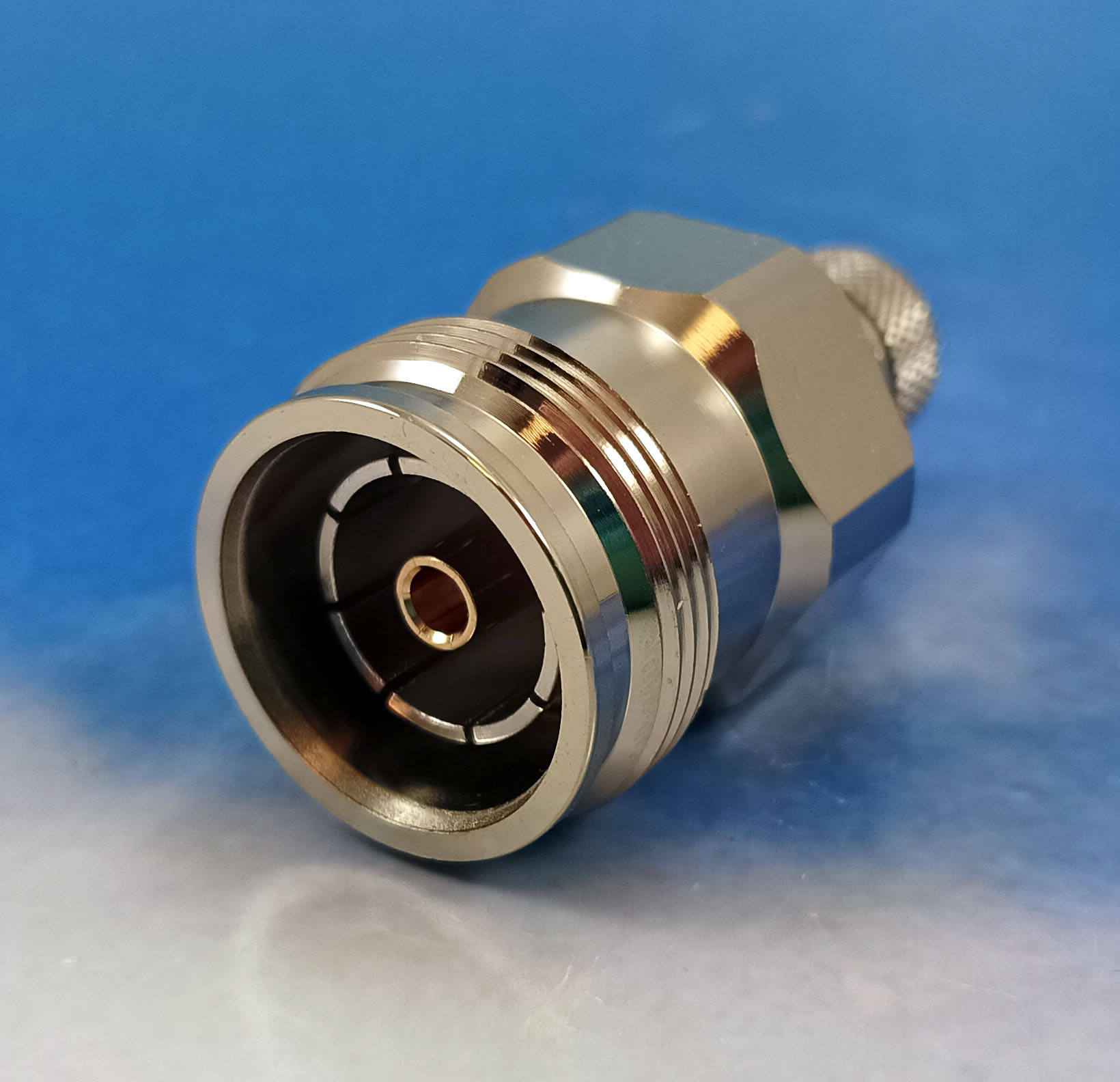 4.3-10 female crimp for LMR400
EZ connector