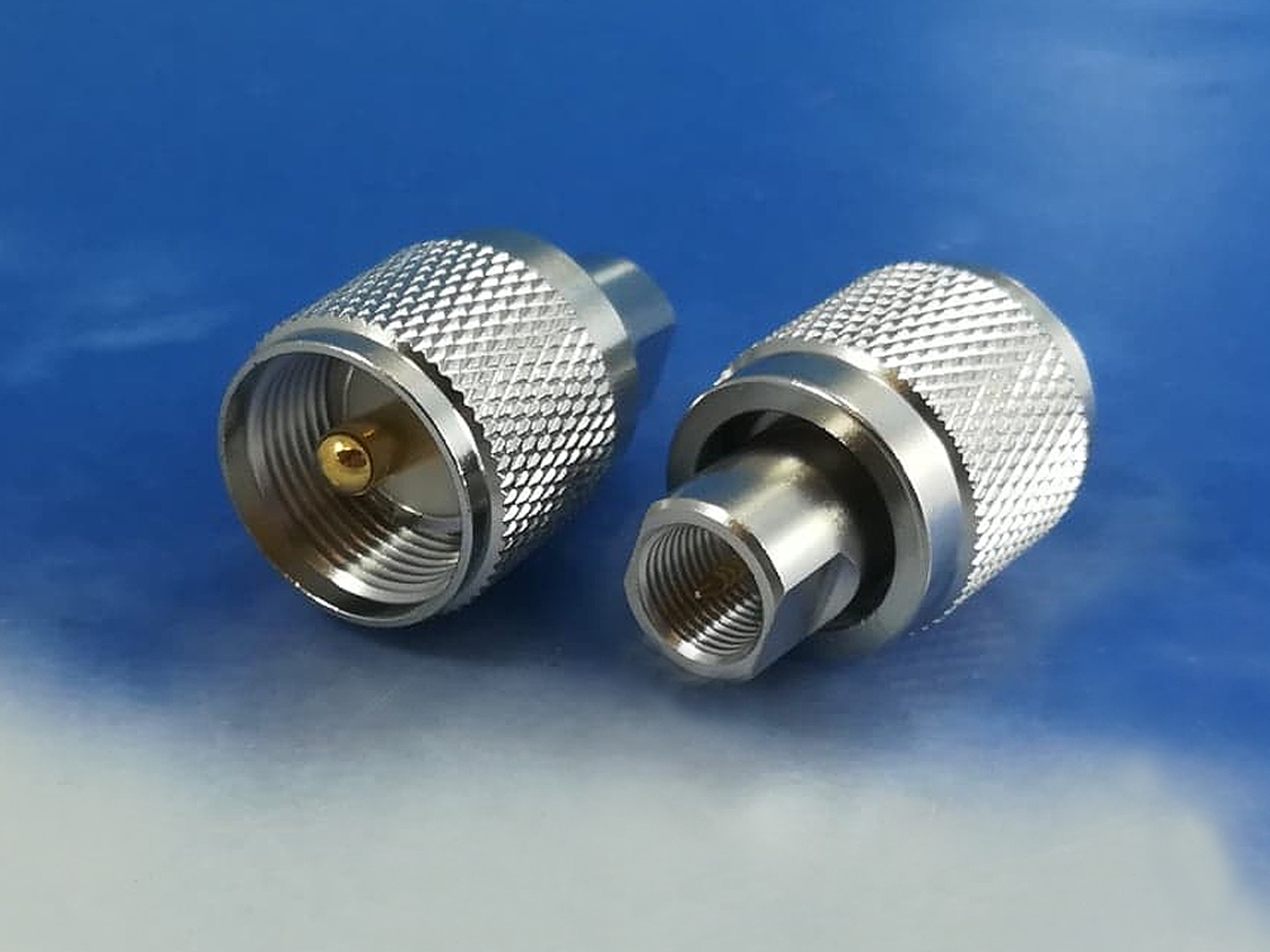 UHF male / FME male adaptor