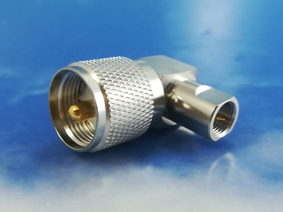 UHF male / FME male adaptor R/A