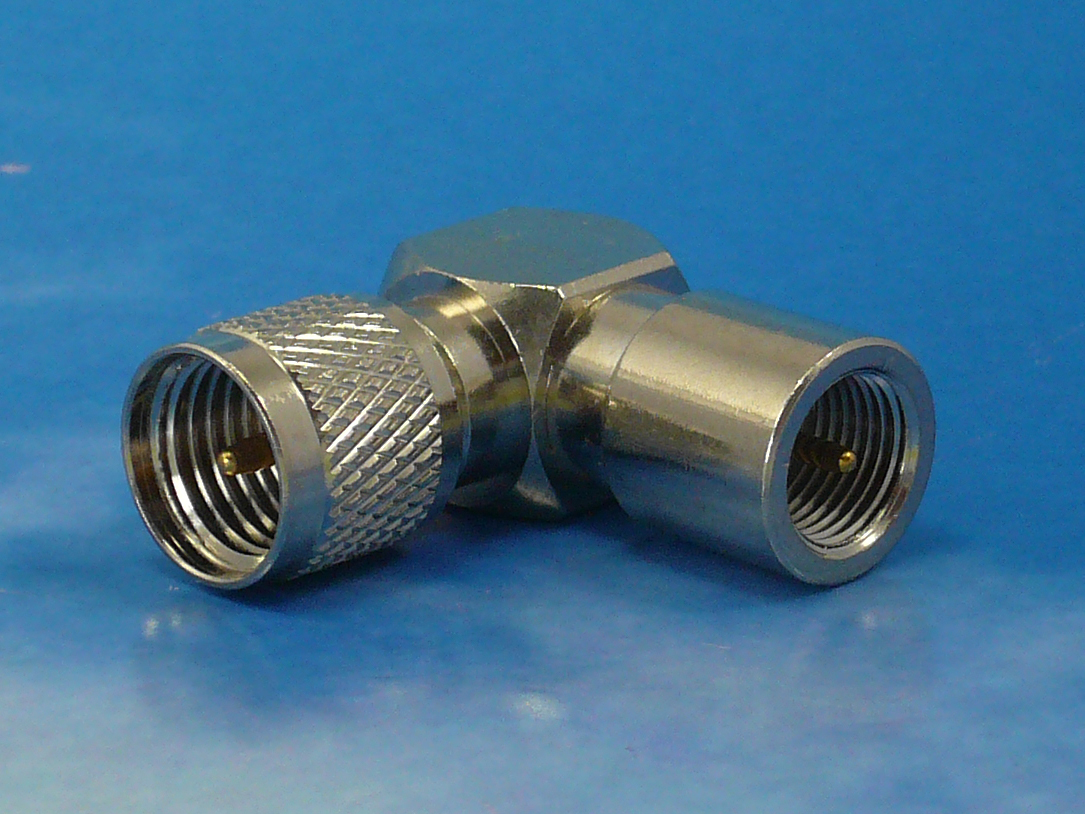 FME male/miniUHF male R/A adaptor Procom