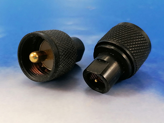 FME male/UHF male adaptor  Black Procom