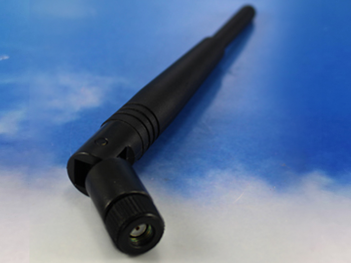 Rubber ant. 900/1800/2100MHz 2dBi
RPSMA male